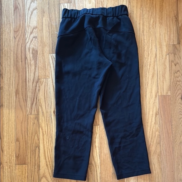 Lululemon sz 2 On The Fly Crop pants black w/ Drawstring elastic waist pockets - Picture 7 of 14